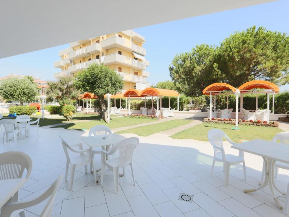 Hotel Marina Beach - Azzurro Club Ravena Exterior foto