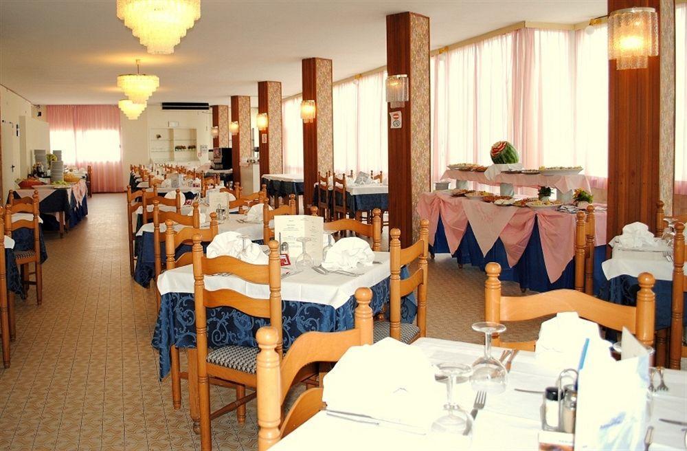 Hotel Marina Beach - Azzurro Club Ravena Exterior foto