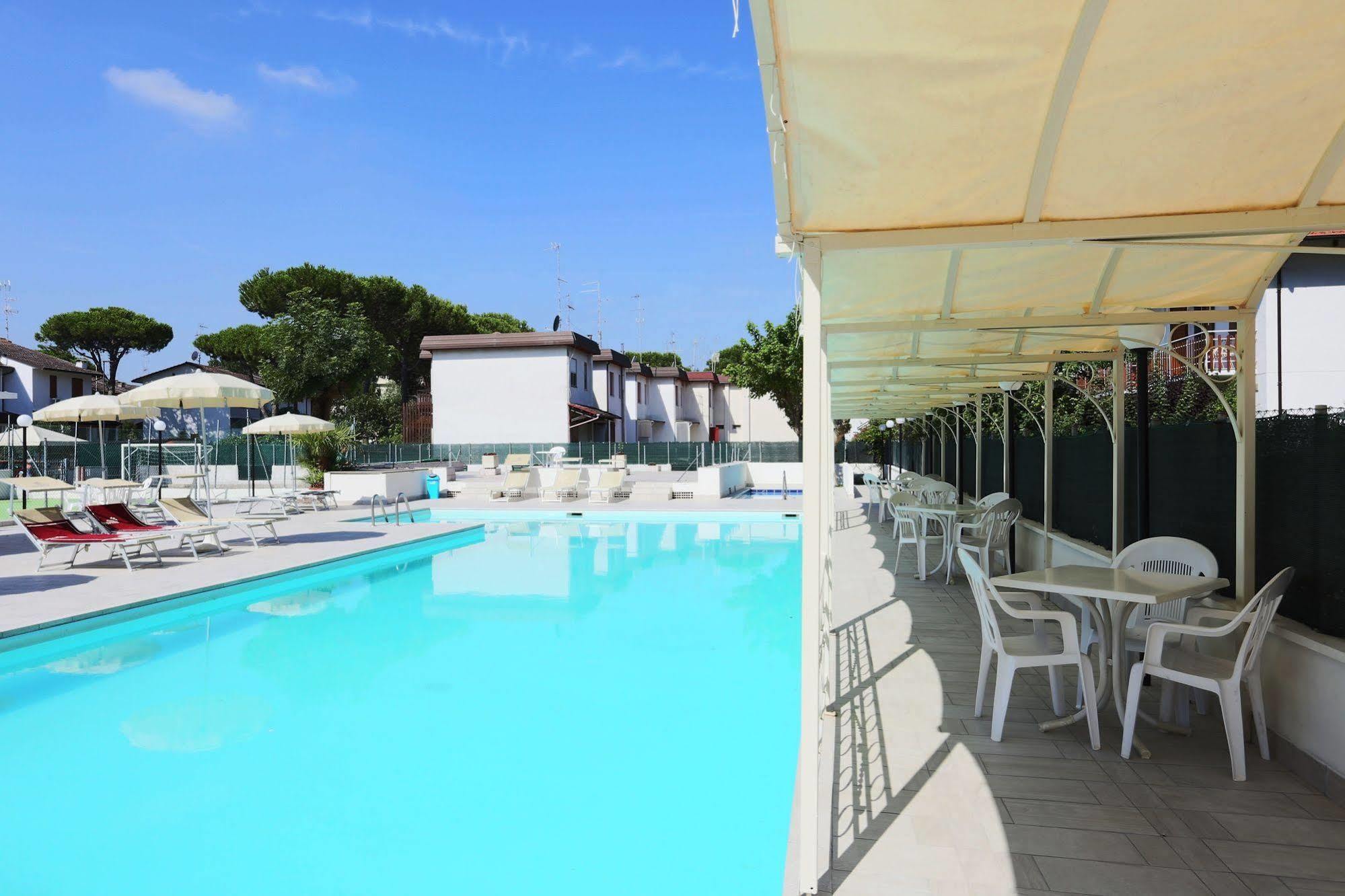 Hotel Marina Beach - Azzurro Club Ravena Exterior foto