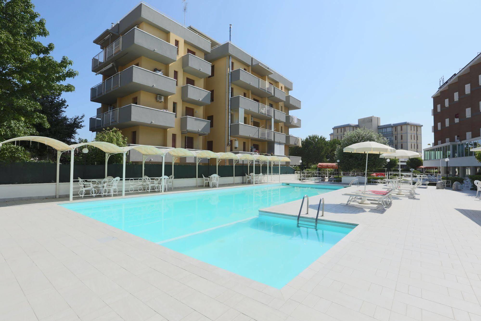 Hotel Marina Beach - Azzurro Club Ravena Exterior foto